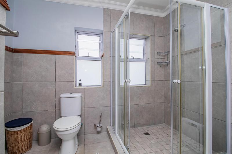 9 Bedroom Property for Sale in Outeniqua Strand Western Cape